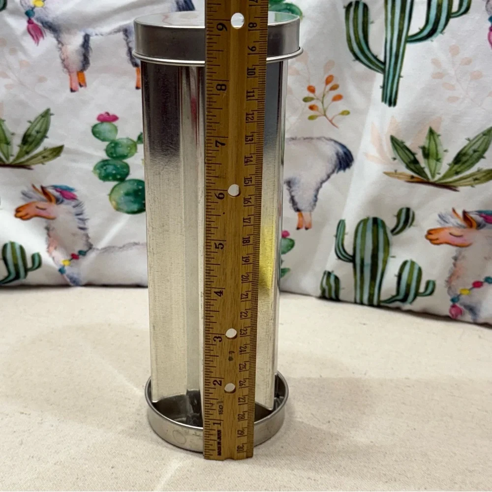The Pampered Chef Valtrompia Bread Tube Silver with Instructions
